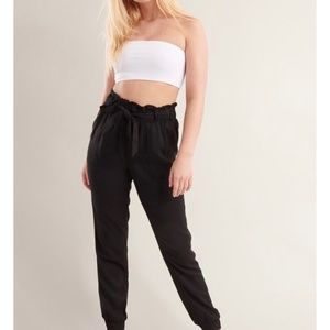 Garage Tencel Paperbag Pant in Black size M